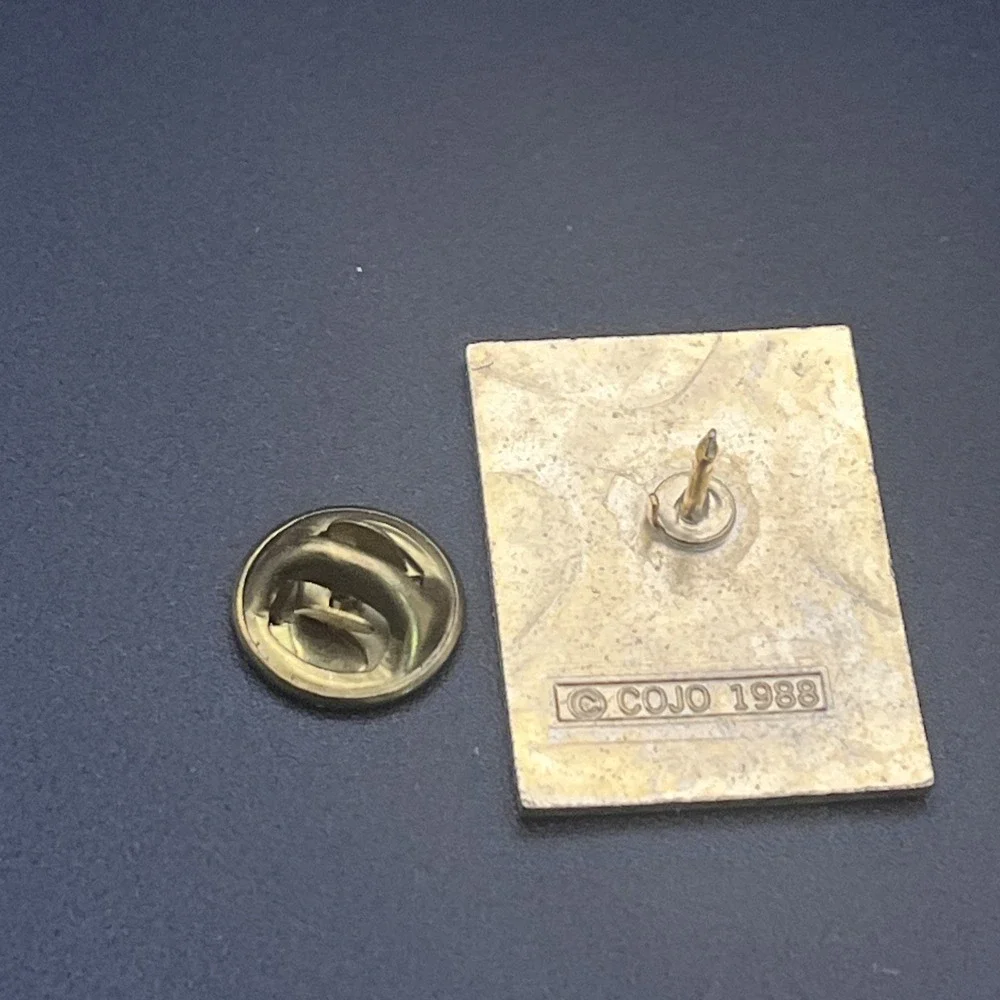 1992 Albertville‎ Winter Olympics Visa Credit Card Sponsor Lapel Hat Pin